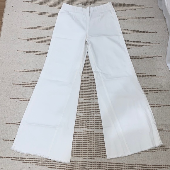 Free People Denim - New without tags white denim Free people Bell Bottoms. Size 31 with elastic band